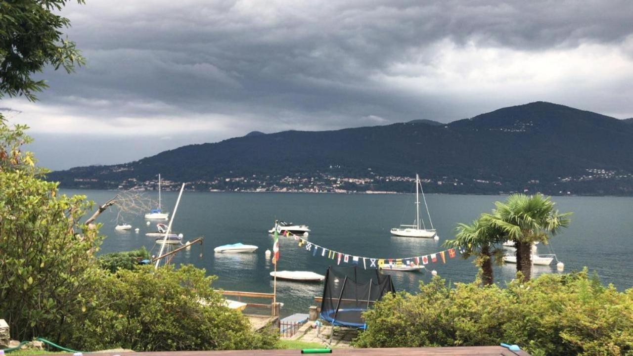 Casa Chia Lago Maggiore ลาเวโน ภายนอก รูปภาพ