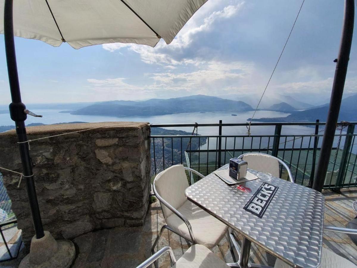 Casa Chia Lago Maggiore ลาเวโน ภายนอก รูปภาพ
